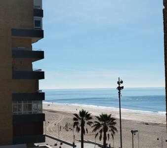 Encantador Apartamento Frente A La Playa Victoria Διαμέρισμα Καντίζ Εξωτερικό φωτογραφία