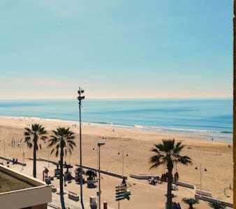 Encantador Apartamento Frente A La Playa Victoria Διαμέρισμα Καντίζ Εξωτερικό φωτογραφία